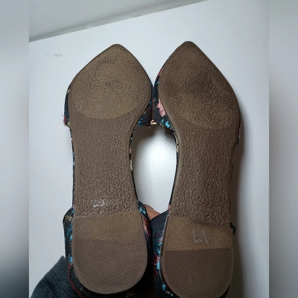Women's Report Fabric Flats Size 7.5 M